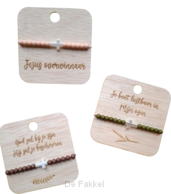 op houten kaartje met tekst,vers.kleuren