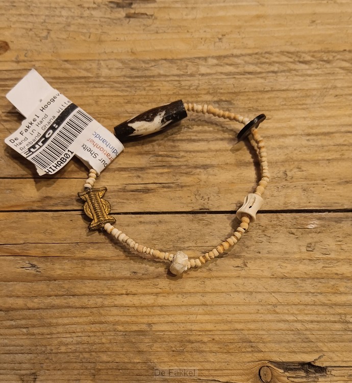 Armband Ghana witte kraaltjes smal